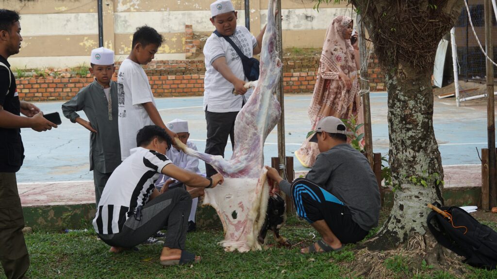 Penyembelihan hewan qurban dalam rangkaian Idul Adha 1446 Hijriyah